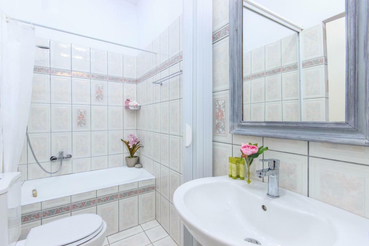 Agora Apartment Лименас Екстериор снимка