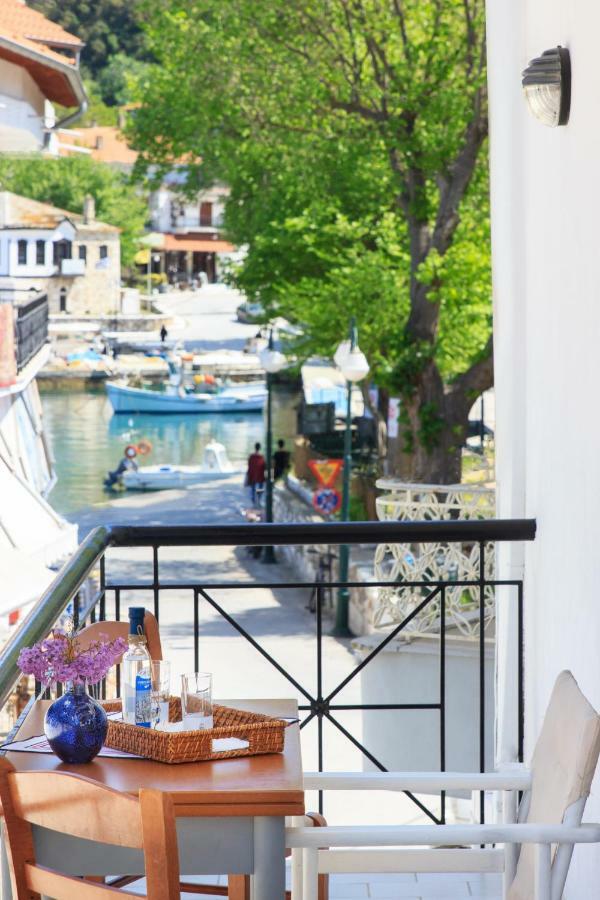 Agora Apartment Лименас Екстериор снимка